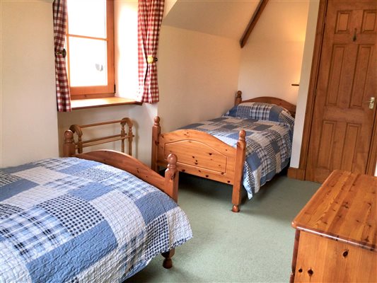 Horse Mill Cottage Twin Bedroom